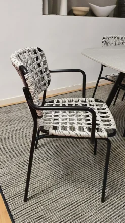 Sedia da giardino modello Yo! Connubia a prezzo scontato