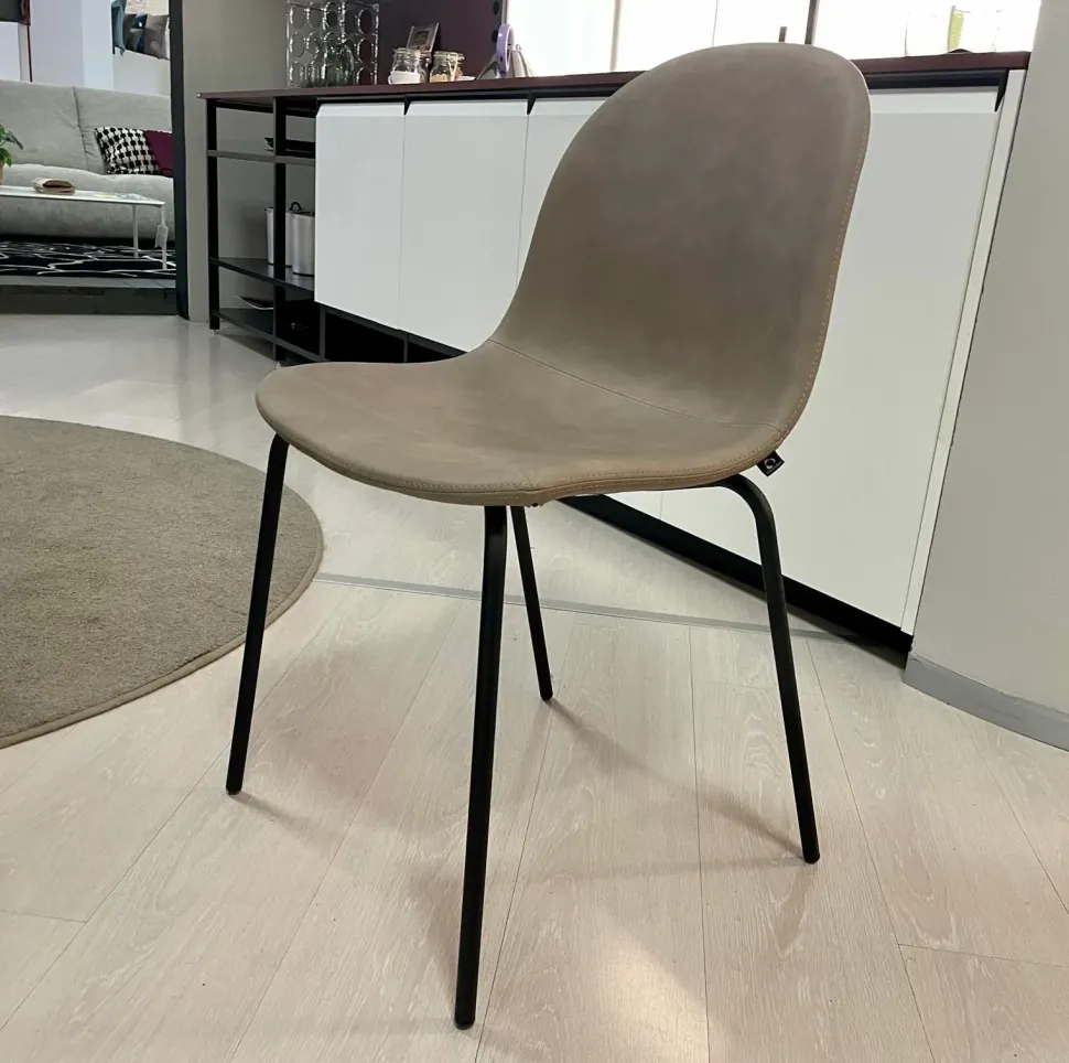 Sedia da soggiorno Academy Connubia a prezzo scontato