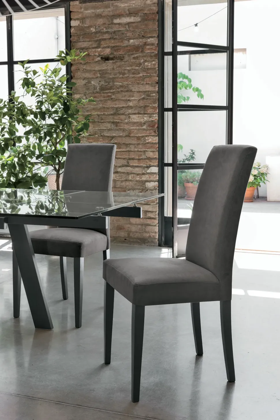 Sedia da soggiorno realizzata in legno Lugano di Target point