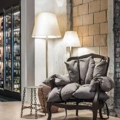 Sedia da soggiorno realizzata in legno 7 pillows di Mogg