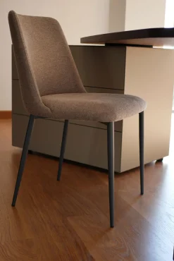 Sedia da soggiorno realizzata in tessuto Vera di Sedie brianza