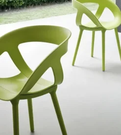Sedia da soggiorno realizzata in plastica Moema bp di Gaber