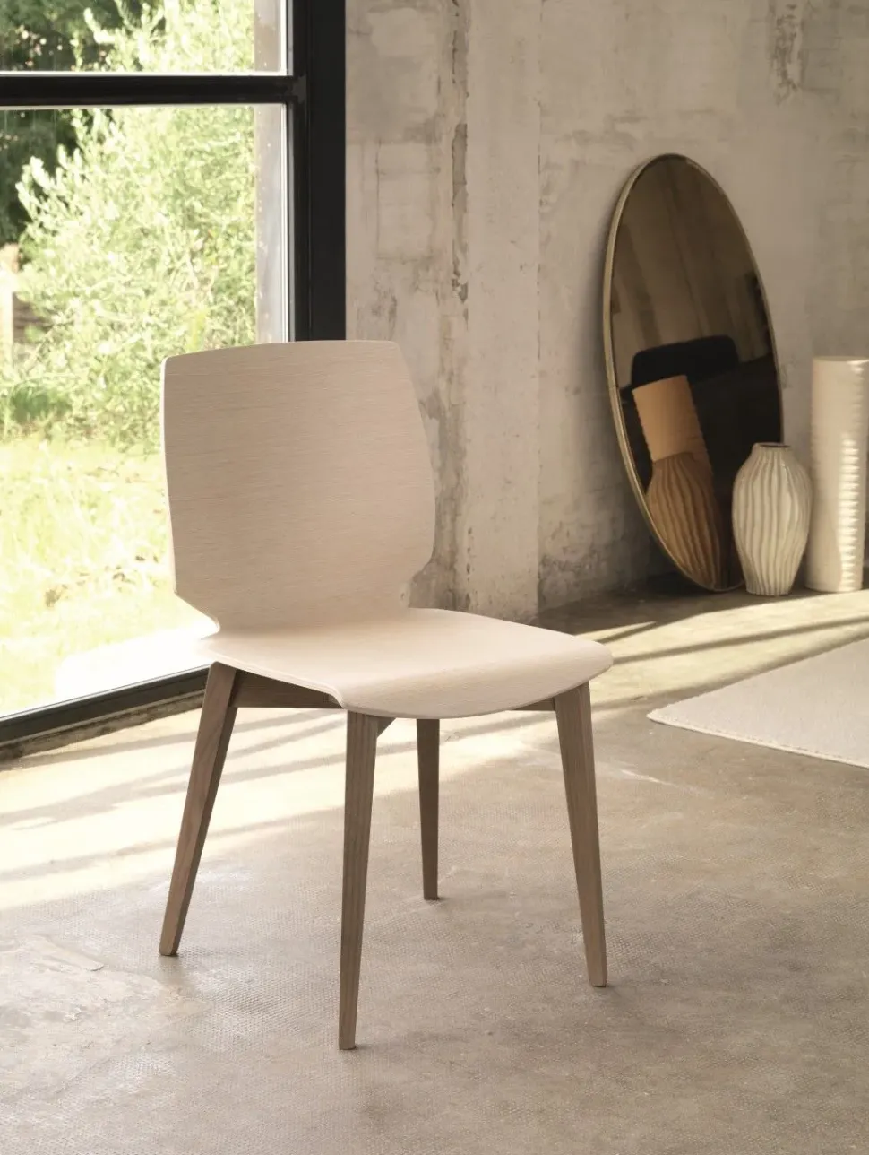 Sedia da soggiorno S149 shell Friulsedie a prezzo scontato