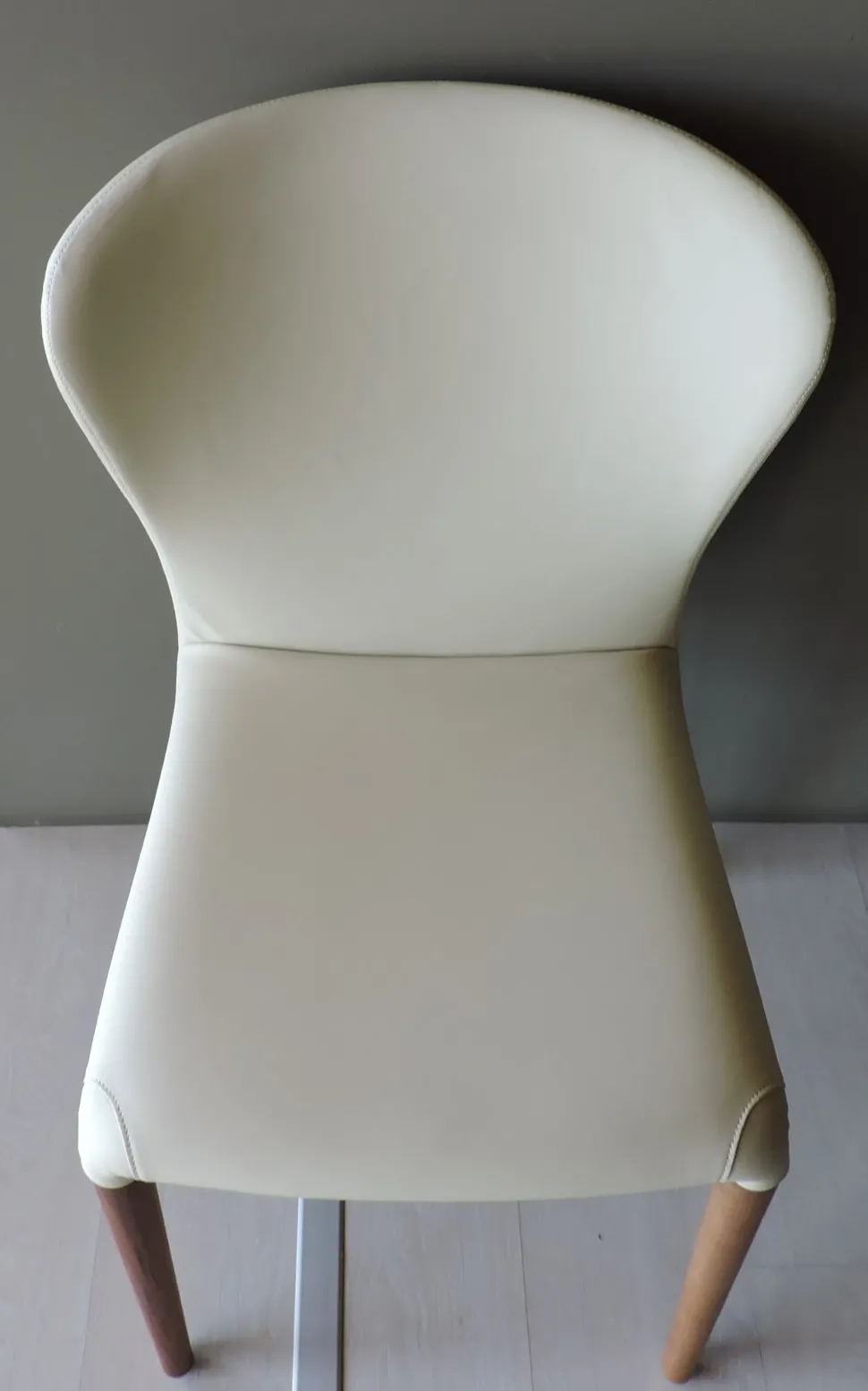 Sedia di Porada modello Astrid da soggiorno in offerta -40%