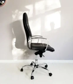 Sedia direzionale Beta direzionale cromata in ecopelle Collezione esclusiva a prezzo scontato