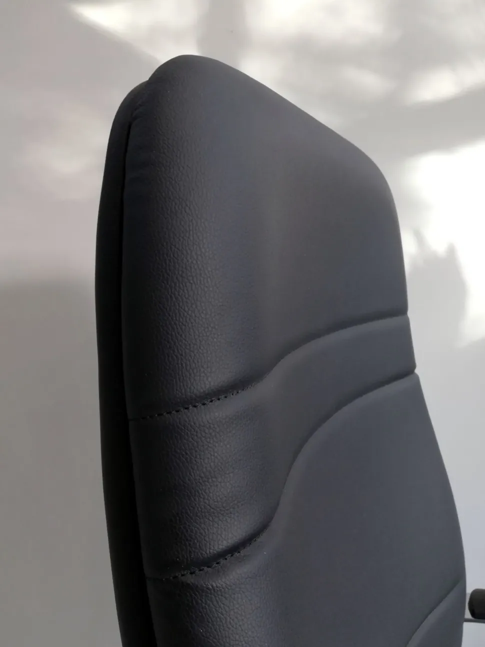 Sedia direzionale Beta direzionale cromata in ecopelle Collezione esclusiva a prezzo scontato