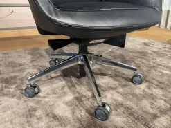 Sedia direzionale Downtown president Poltrona frau a prezzo scontato