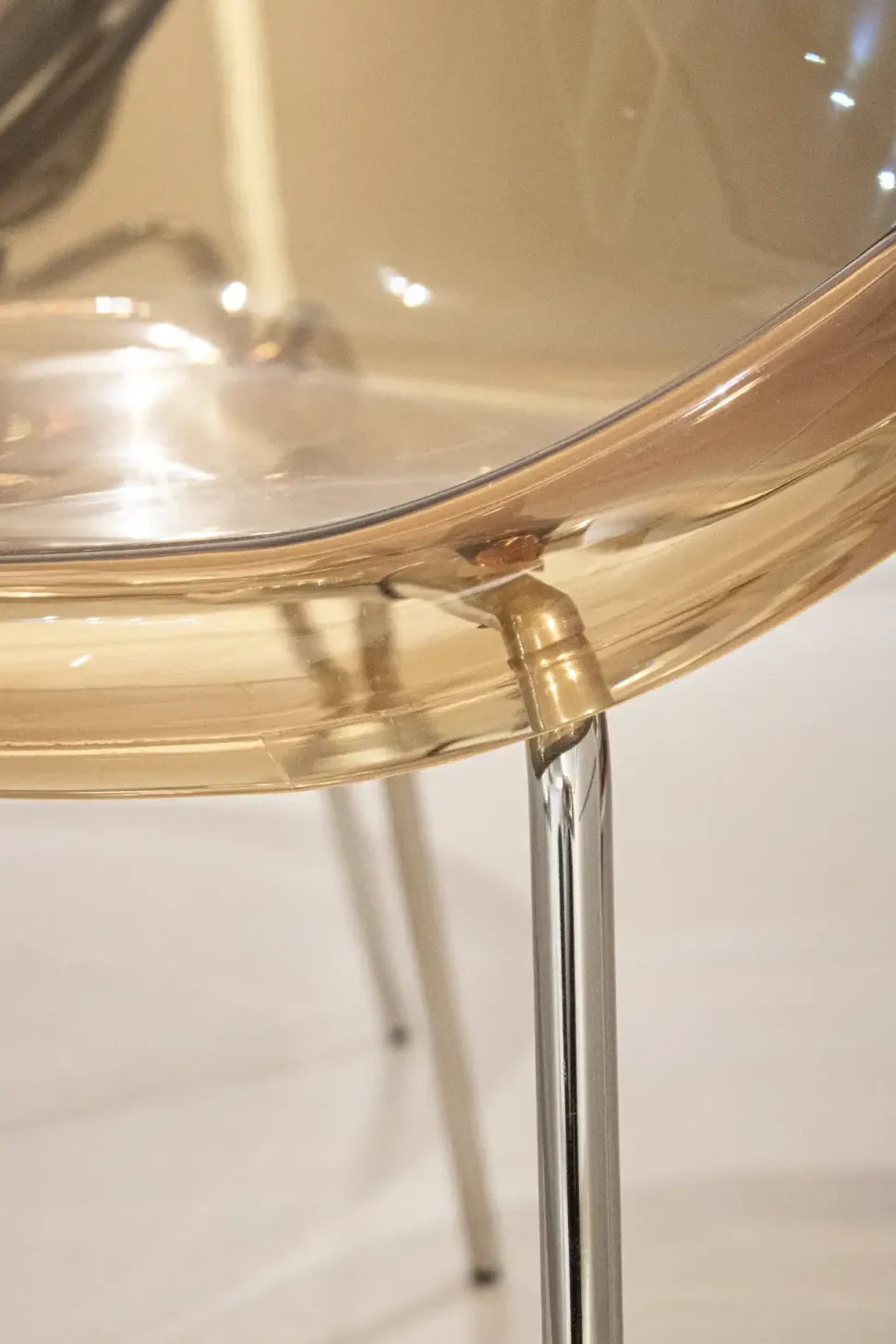 Sedia fissa modello Bloom a prezzo riservato