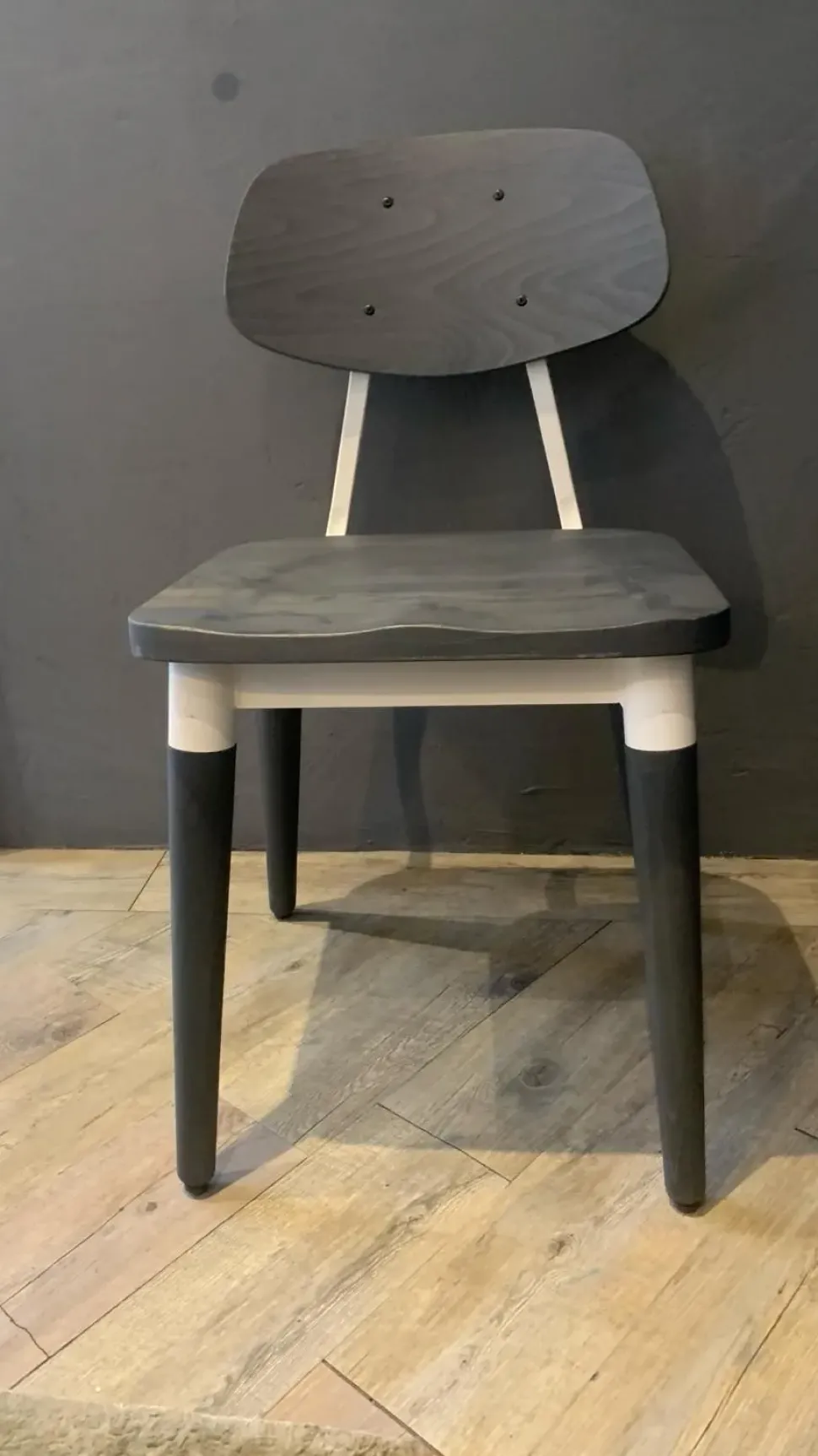 Sedia fissa School di Dialma brown a prezzo scontato