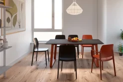 Sedia fissa Tipa di Pointhouse a prezzo scontato