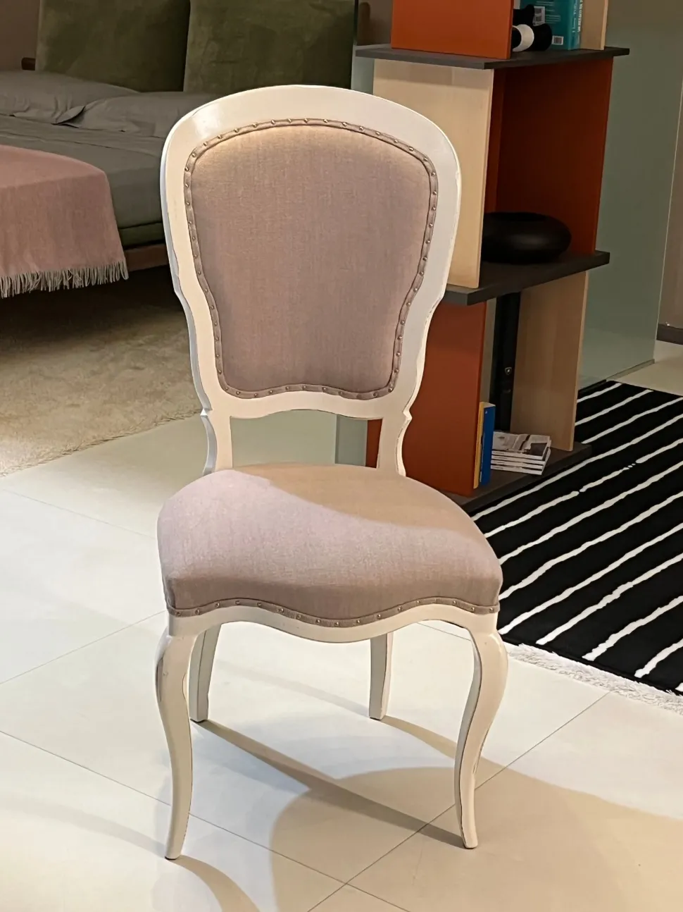 Sedia Impero: Maestri Artigiani a Prezzi Outlet!