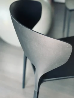 Sedia impilabile Koki di Desalto a prezzo scontato