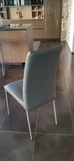 Sedia in ecopelle senza braccioli Bold scontata