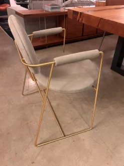 Sedia in pelle con braccioli Gemma scontata