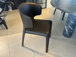 Sedia in pelle modello Hola 367 di Cassina
