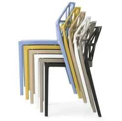 Sedia in plastica modello Alchemia di Connubia
