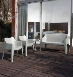 Sedia in plastica modello Coccolona di Scab