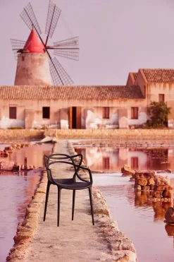 Sedia in plastica modello Masters di Kartell