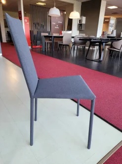 Sedia in tessuto con schienale medio Linea in offerta