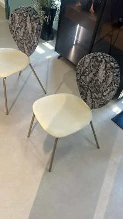 Sedia in tessuto modello Perla di Riflessi