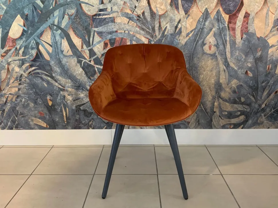 Sedia in tessuto modello Igloo di Calligaris