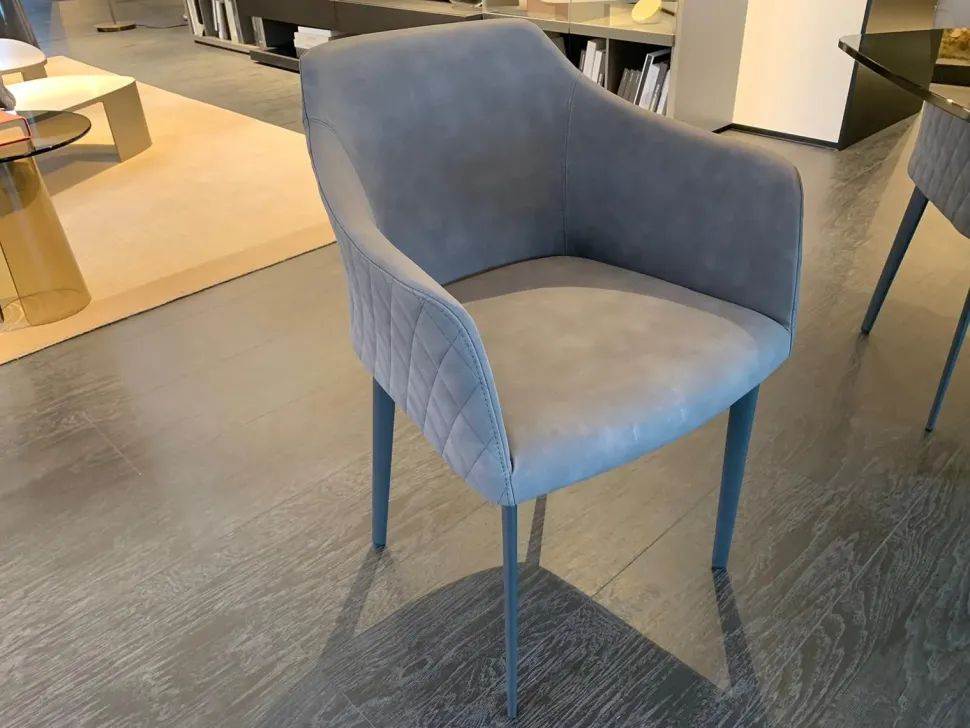 Sedia modello Carmen con braccioli di Riflessi