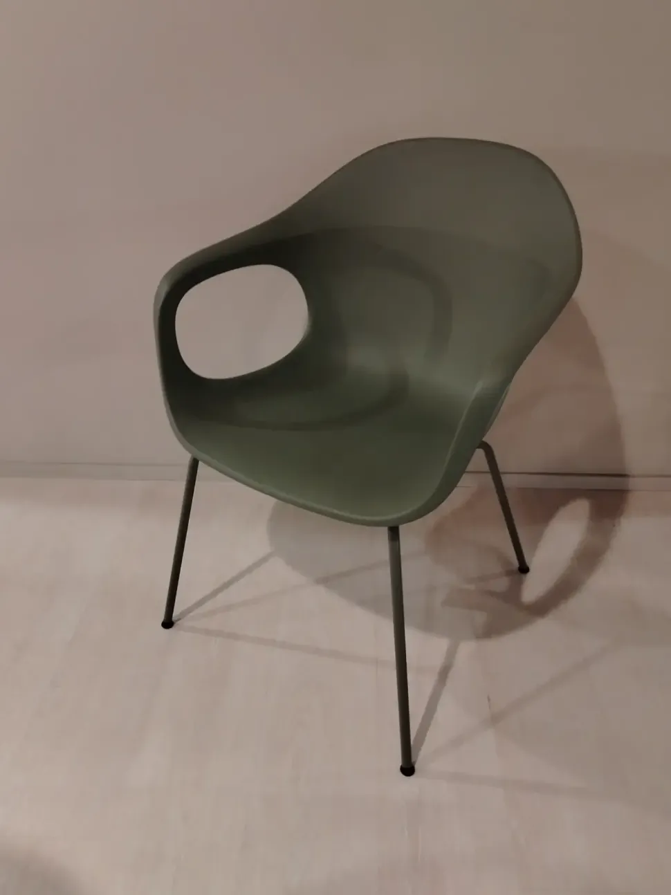 Sedia modello Elephantino a marchio Kristalia scontata del 22%