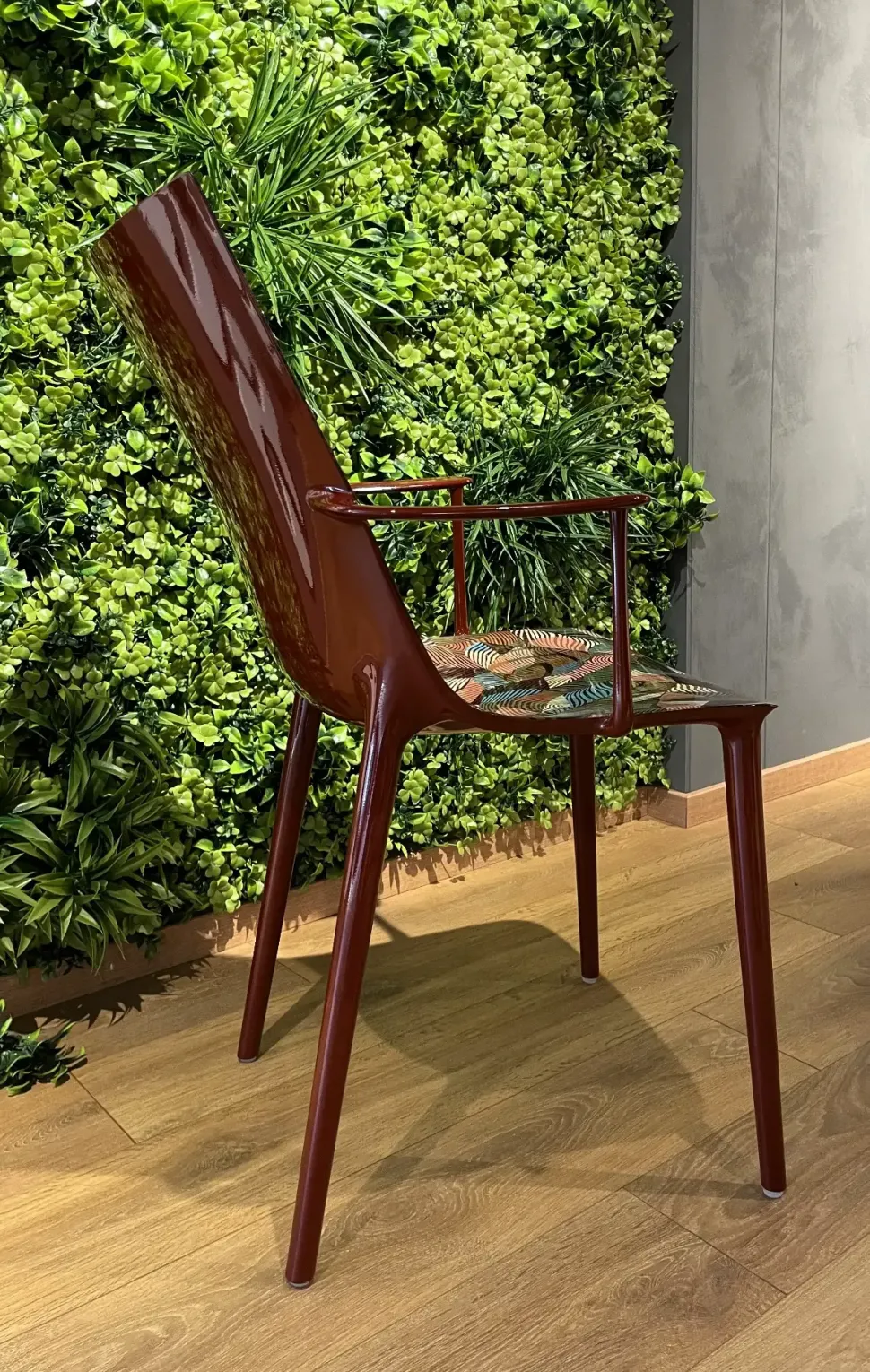 Sedia modello H.h.h. graphic impression a marchio Kartell scontata del 40%