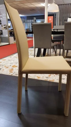 Sedia modello Inn mastice a marchio Ozzio scontata del 71%