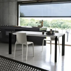 Sedia modello Plana a marchio Kristalia scontata del 16%