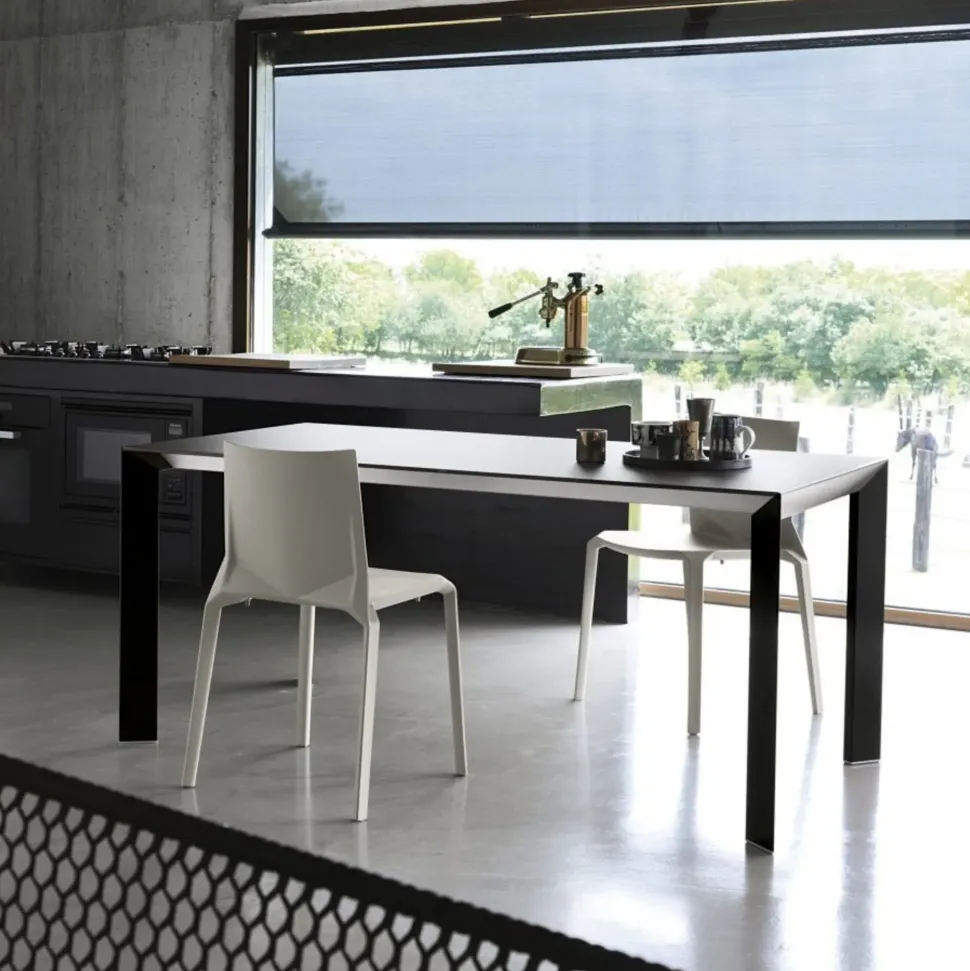 Sedia modello Plana a marchio Kristalia scontata del 16%