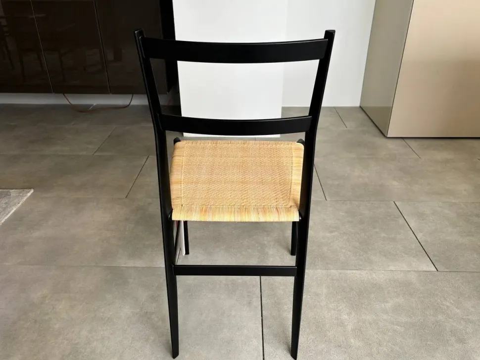 Sedia modello Superleggera di Cassina a prezzo riservato