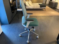 Sedia operativa Ikigai Collezione esclusiva a prezzo Outlet