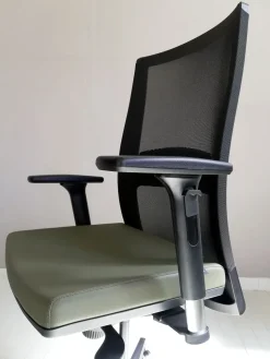 Sedia operativa in ecopelle Hello rete + 2 sedie visitatore Las mobili con forte sconto