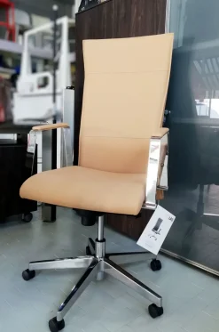 Sedia operativa in ecopelle Athena direzionale + 2 sedie slitta Las mobili con forte sconto