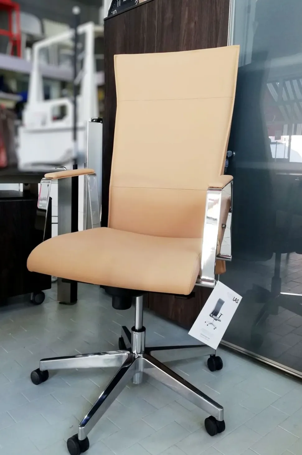 Sedia operativa in ecopelle Athena direzionale + 2 sedie slitta Las mobili con forte sconto