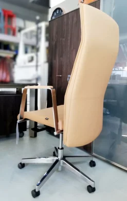 Sedia operativa in ecopelle Athena direzionale + 2 sedie slitta Las mobili con forte sconto