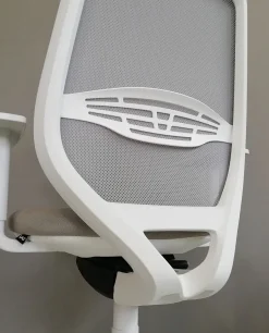 Sedia operativa modello Cast rete full white in altro ad un prezzo davvero conveniente