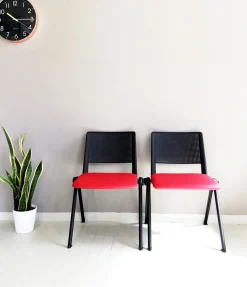 Sedia operativa modello Cast rete + 2 sedie attesa in ecopelle ad un prezzo speciale