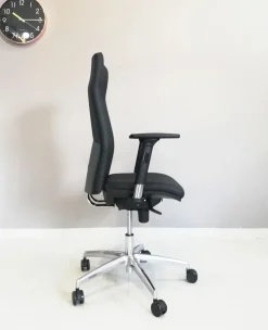 Sedia operativa modello Direzionale sky + 2 sedie attesa in ecopelle ad un prezzo esclusivo