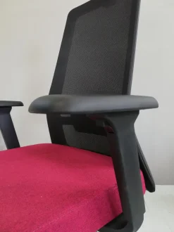 Sedia operativa modello Rassegna rete con poggiatesta in altro ad un prezzo davvero conveniente