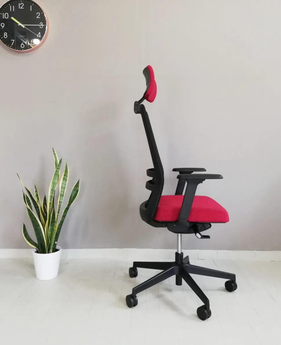 Sedia operativa modello Rassegna rete con poggiatesta in altro ad un prezzo davvero conveniente