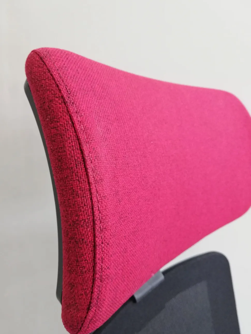 Sedia operativa modello Rassegna rete con poggiatesta in altro ad un prezzo davvero conveniente