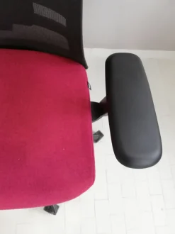 Sedia operativa modello Rassegna rete con poggiatesta in altro ad un prezzo davvero conveniente