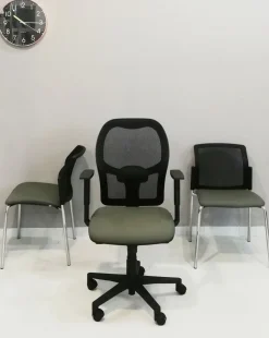 Sedia operativa modello Sistema rete + 2 sedie in ecopelle ad un prezzo speciale