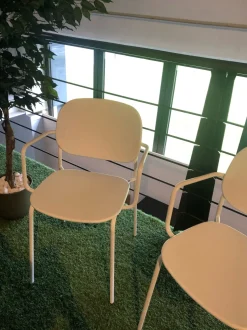 Sedia per l'esterno Yo! a marchio Connubia con forte sconto