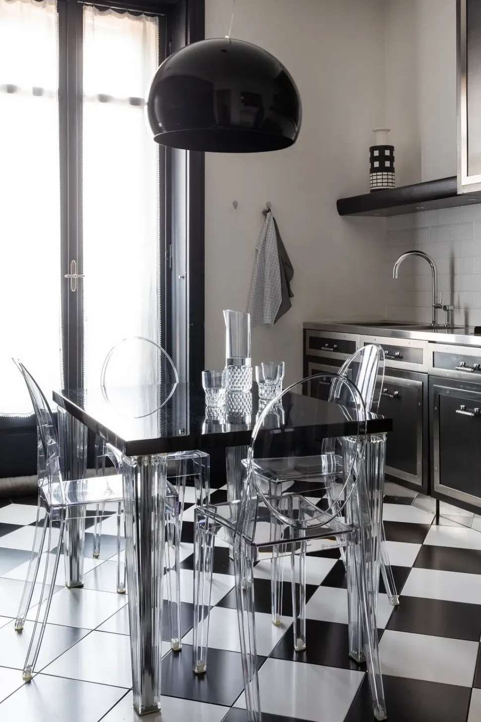 Sedia senza braccioli modello Victoria ghost a prezzo riservato