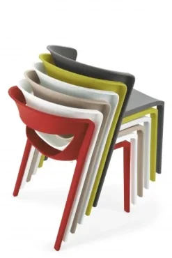 Sedia senza braccioli modello Kicca one a prezzo riservato