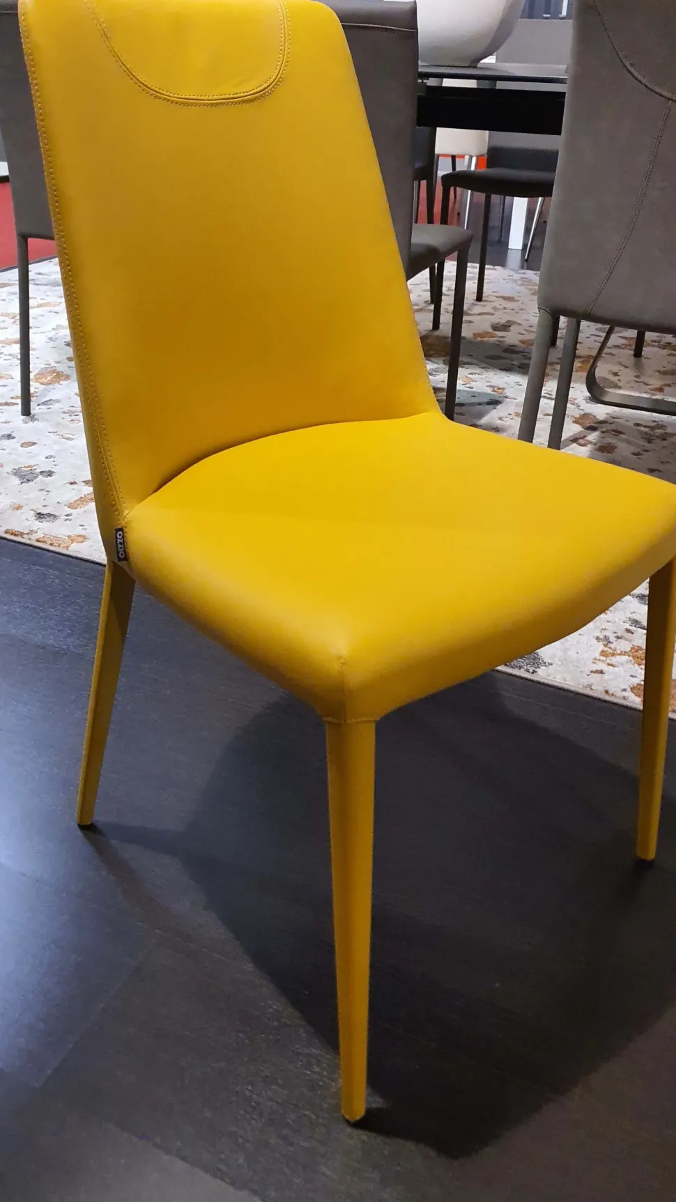 Sedia Sofia gialla Ozzio con un ribasso vantaggioso