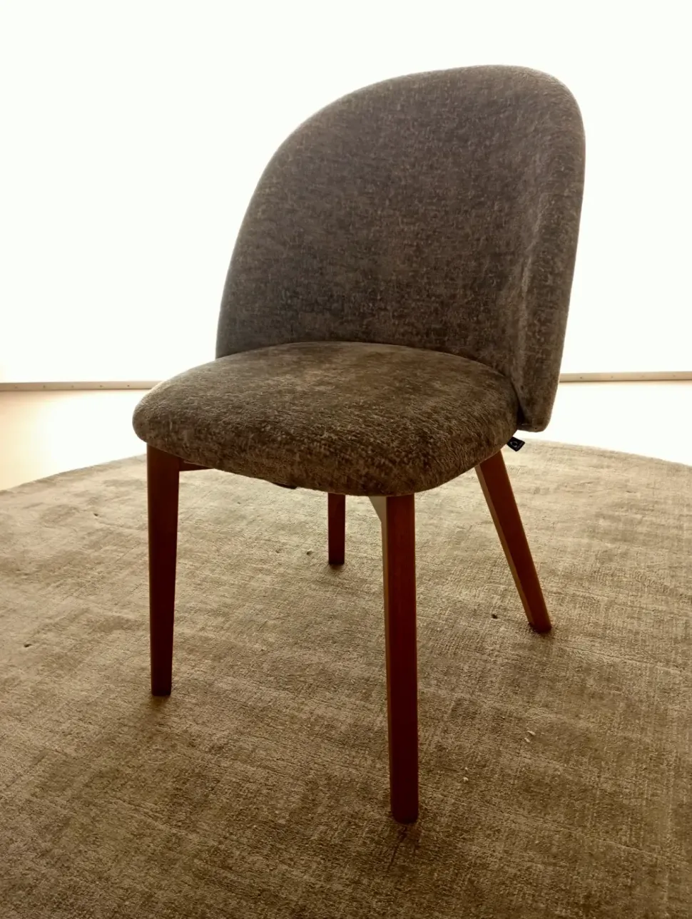 Sedia Tuka di Connubia: richiedi ora il prezzo